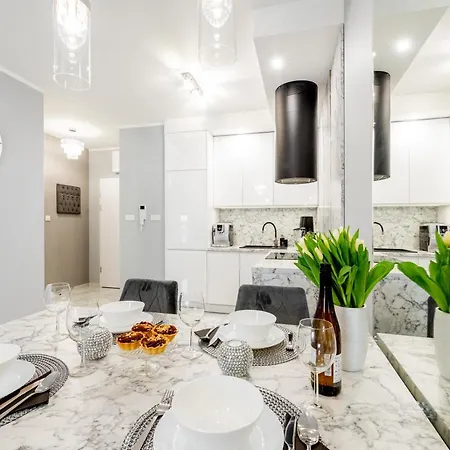 Unique Baltic - Z Garazem * コウォブジェク